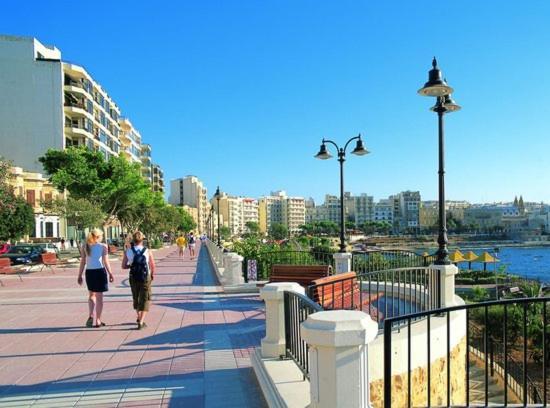 Deluxe Apartment With Valletta And Harbour Views Sliema Exterior photo